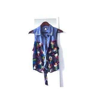 Hello Kitty | Front Tie Sleeveless Button Down